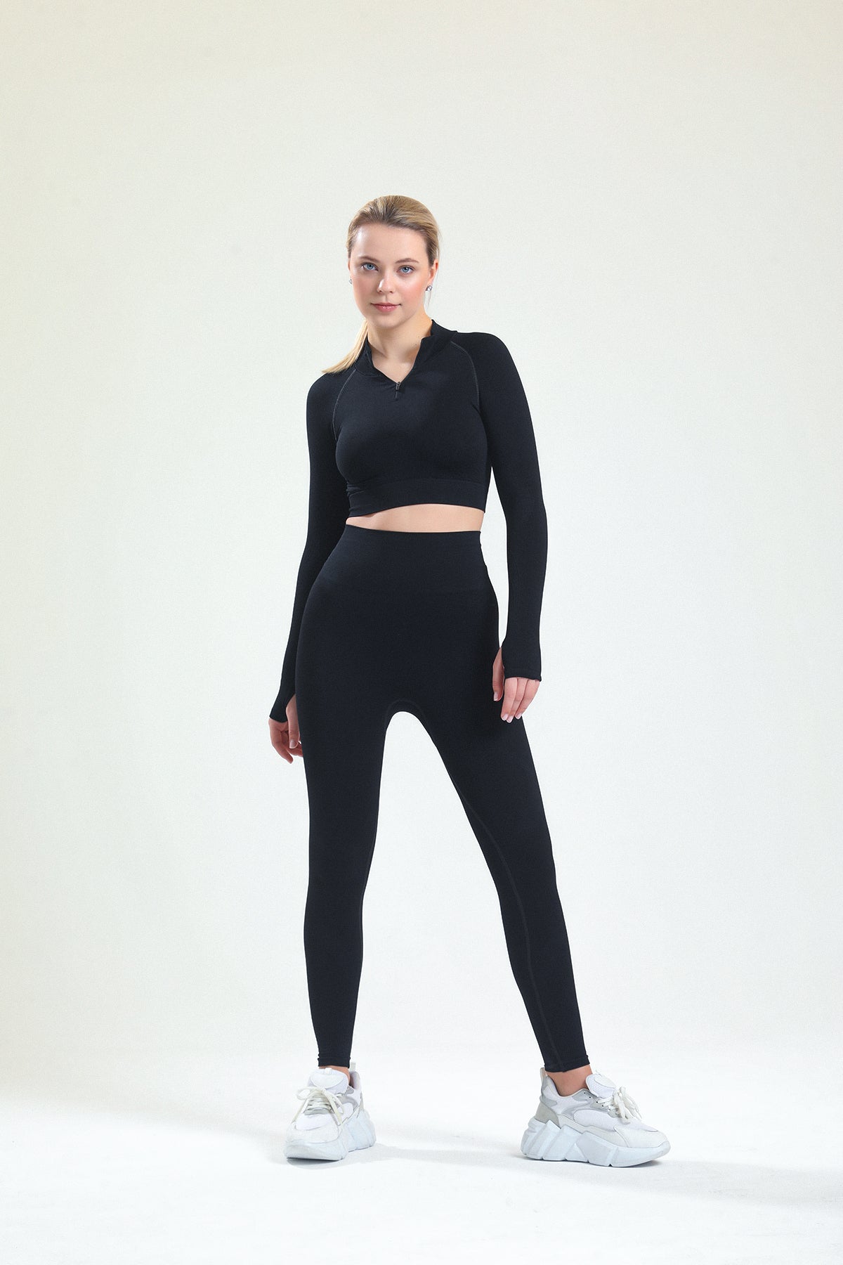 BEcca KARMEN Crop Siyah