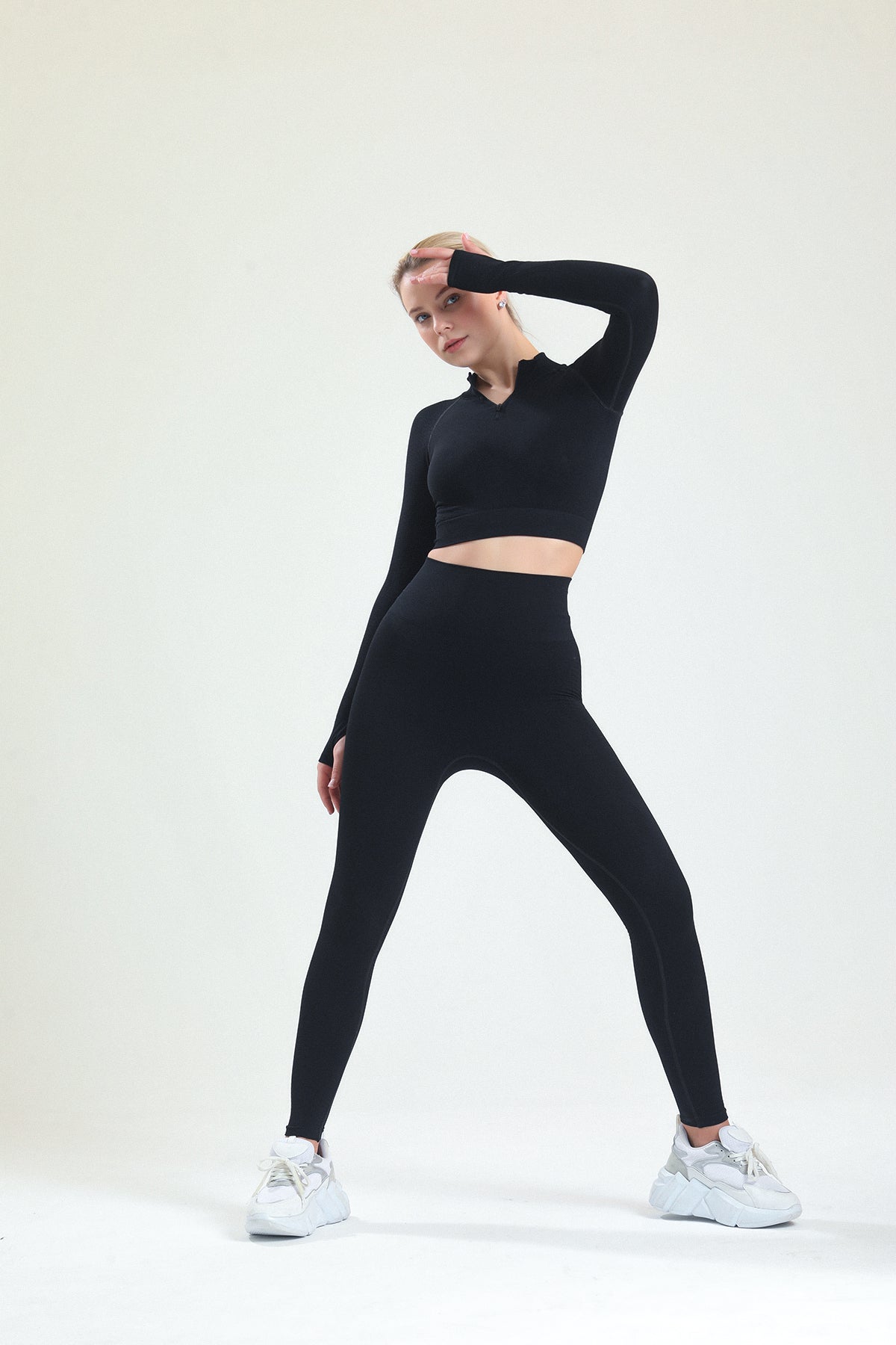 BEcca KARMEN Crop Siyah